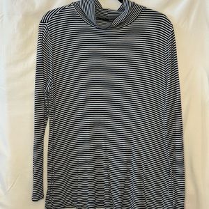 Jones New York Long sleeve mock turtleneck